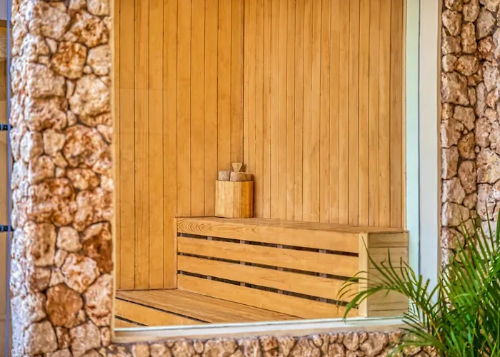 Vienna - New 8bdr Jacuzzi Sauna And Cinema Villa