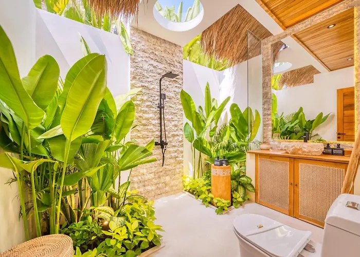 Vienna - New 8bdr Jacuzzi Sauna And Cinema Villa Seminyak (Bali)
