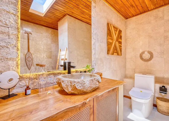 Vienna - New 8bdr Jacuzzi Sauna And Cinema Villa *