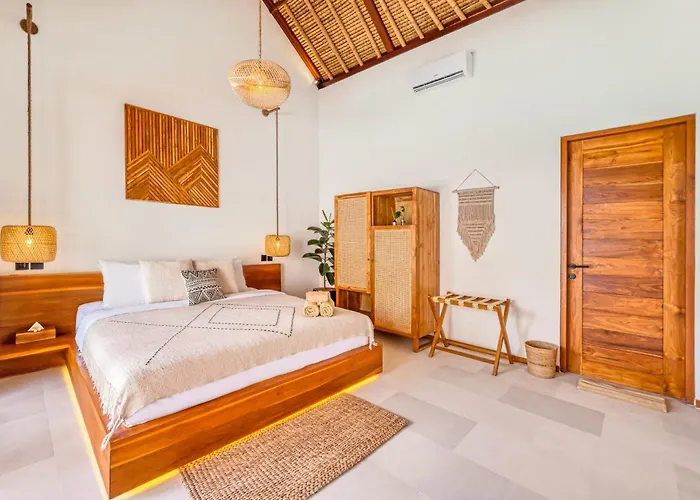 Vienna - New 8bdr Jacuzzi Sauna And Cinema Villa Seminyak (Bali)