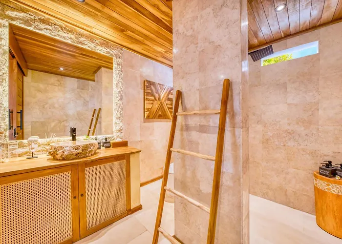 Vienna - New 8bdr Jacuzzi Sauna And Cinema Villa