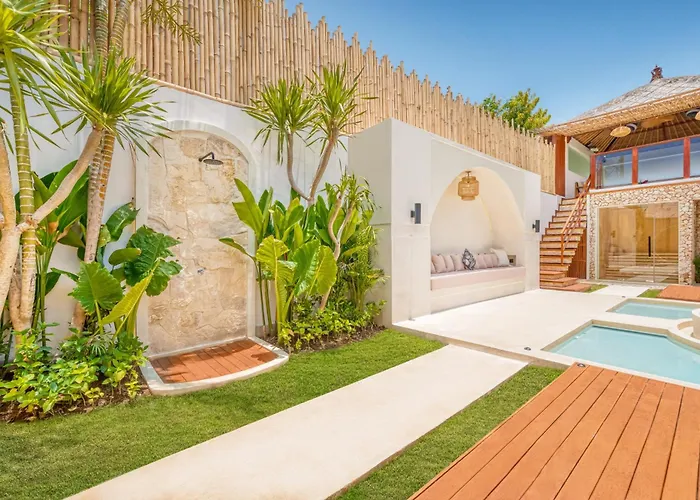 Vienna - New 8bdr Jacuzzi Sauna And Cinema Villa Seminyak (Bali)