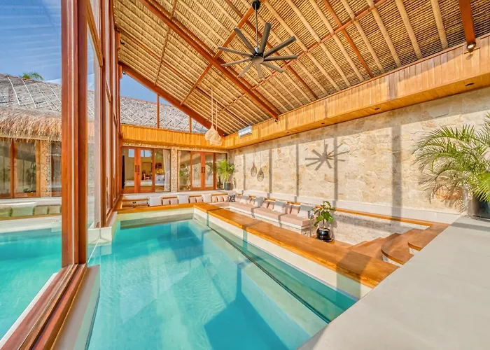 Villa Vienna - New 8bdr Jacuzzi Sauna And Cinema