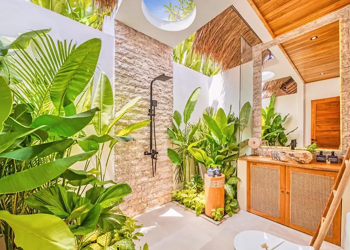Vienna - New 8bdr Jacuzzi Sauna And Cinema Villa Seminyak (Bali)